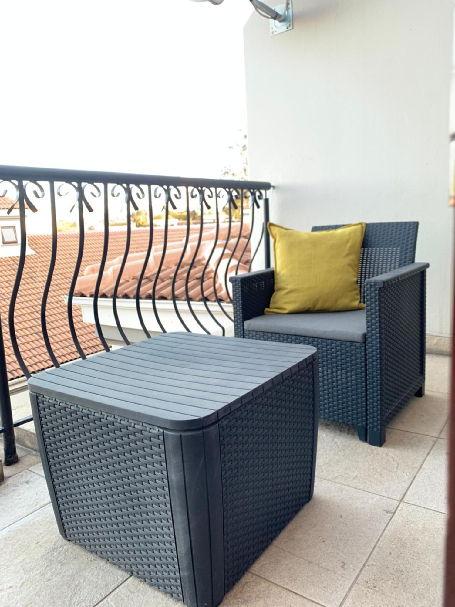 Two Bedroom In Sandton 2,5km From Sandton * Johannesburg