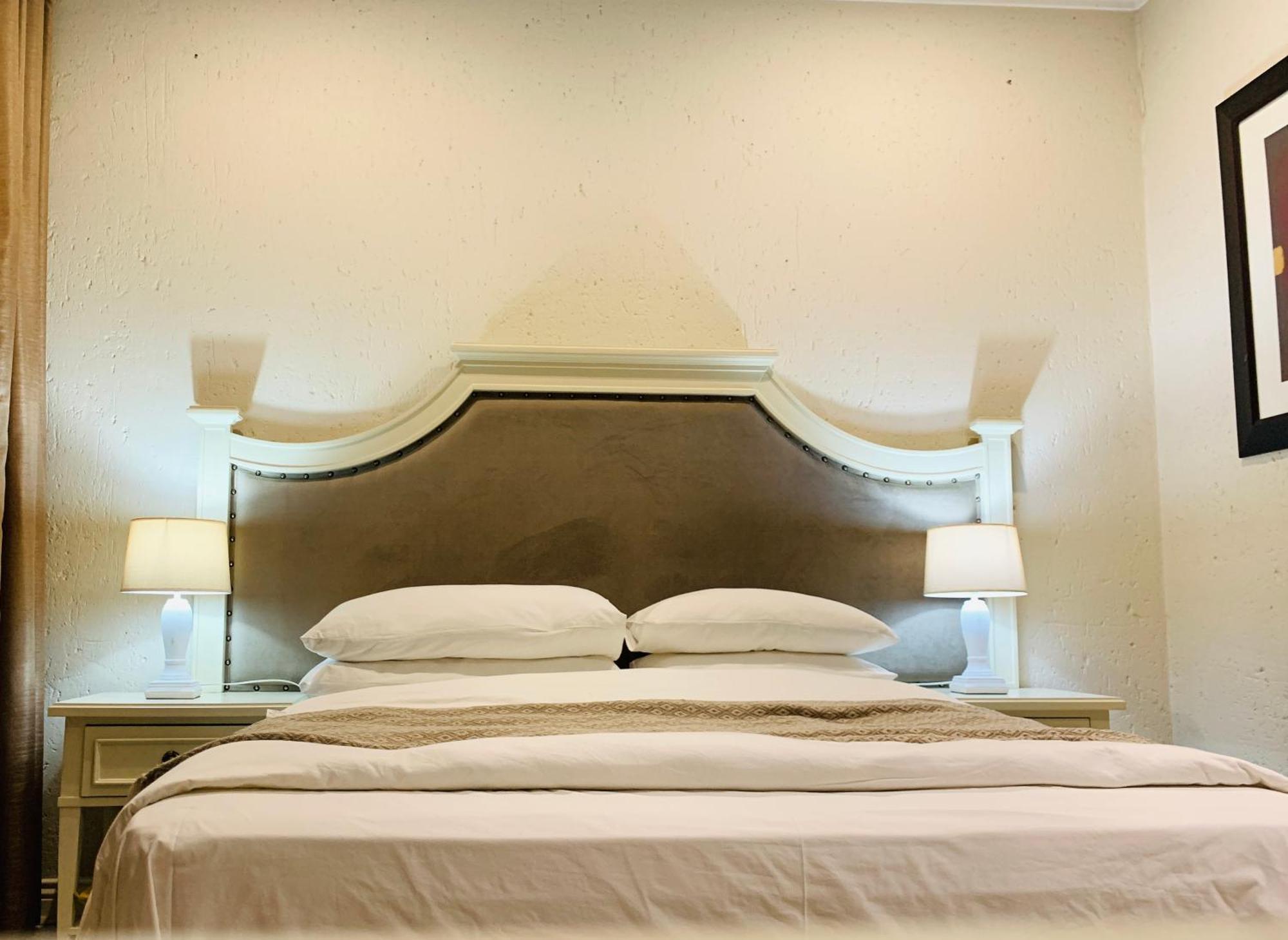 Two Bedroom In Sandton 2,5km From Sandton *