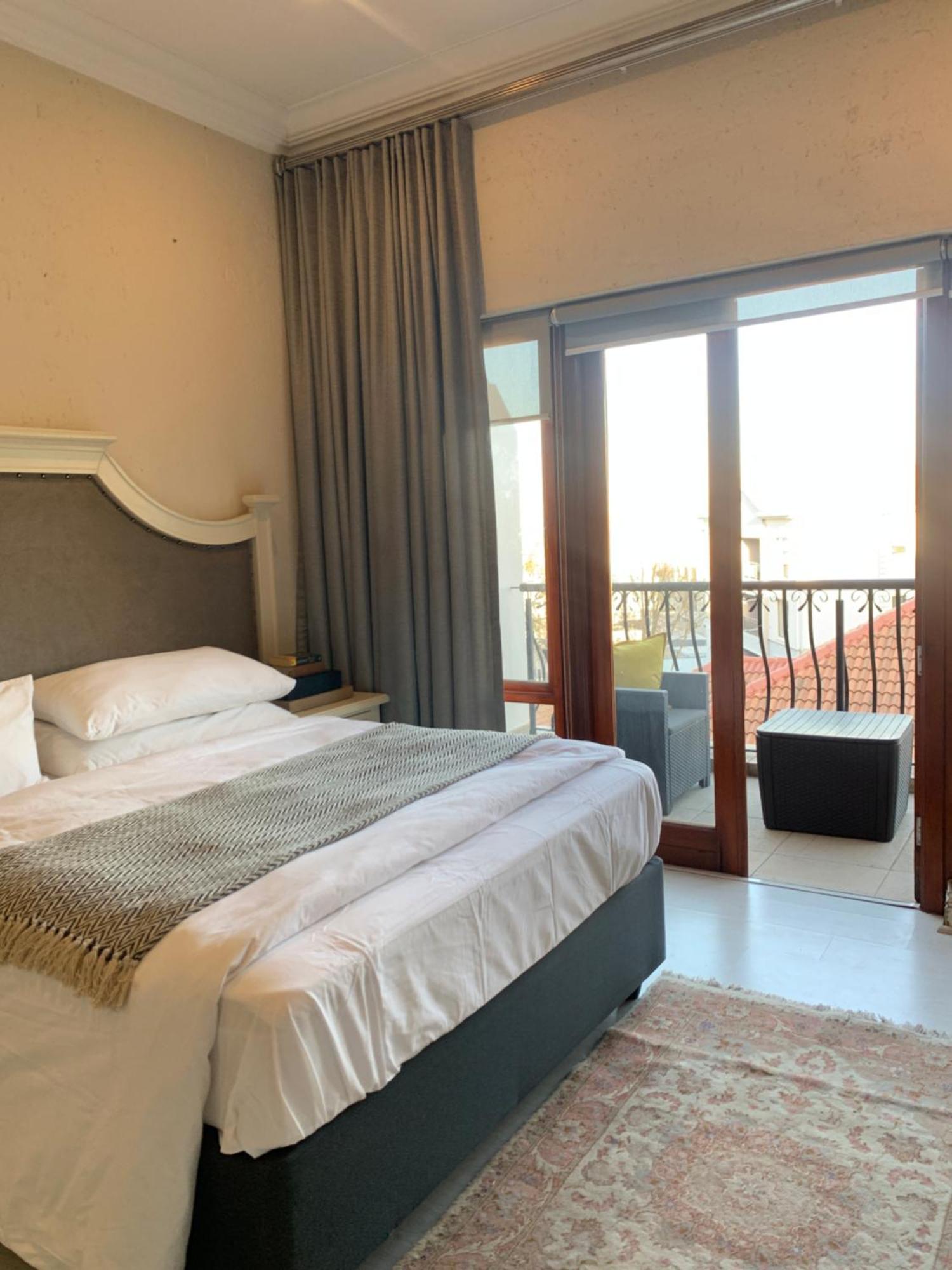 Two Bedroom In Sandton 2,5km From Sandton